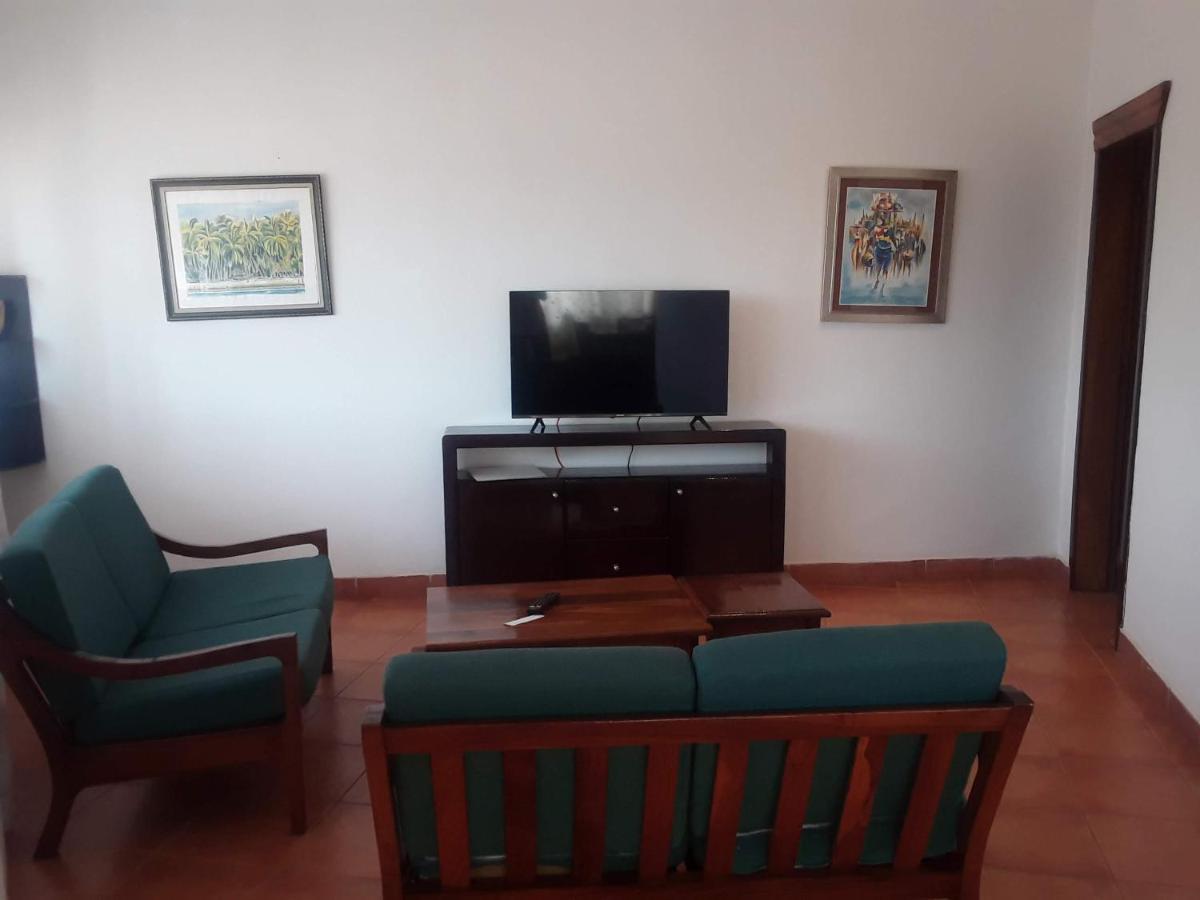 Riyan Apartment Kololi Buitenkant foto